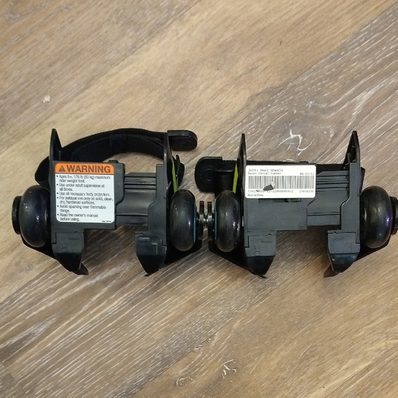 Jetts Heel Wheels, which are attachable wheels that strap to your regular shoes - Picture 3 of 7